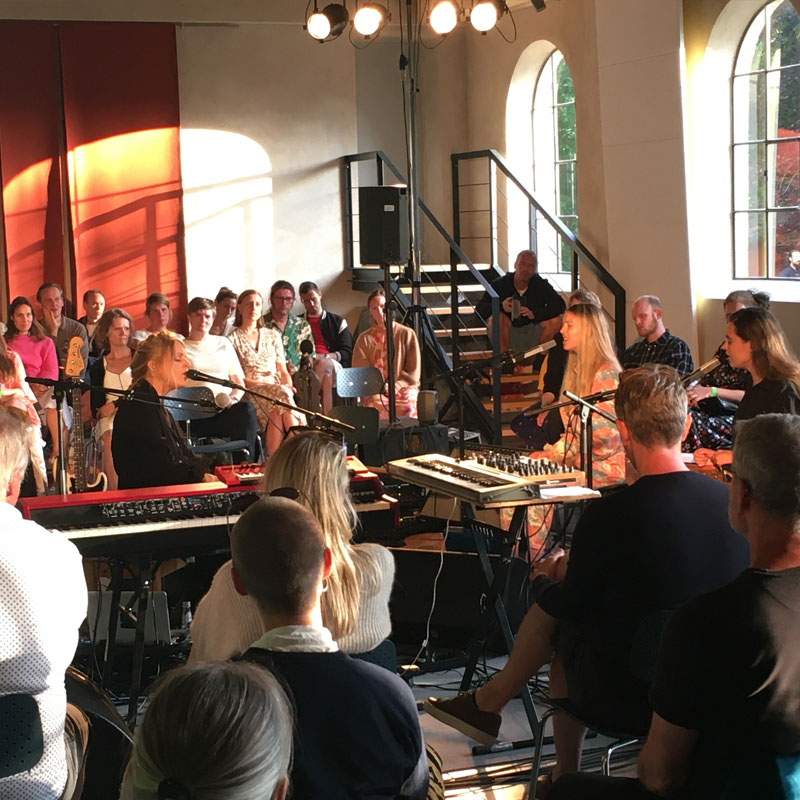 Koncert med Agnes Obel til Efterklangs Sommertræf 2021 på Saftstationen i Damme